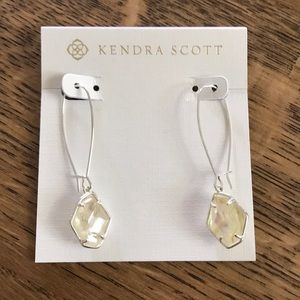 Kendra Scott drop earrings